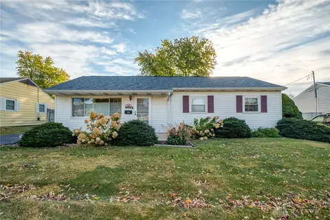 2550 Barryknoll St, Kettering, OH 45420 photo 2
