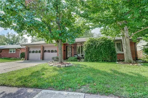 135 Maple Dr, Springboro, OH 45066 photo 1