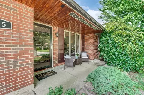 135 Maple Dr, Springboro, OH 45066 photo 5