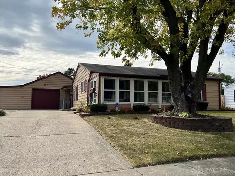 2217 Memorial Dr, Springfield, OH 45505 photo 1