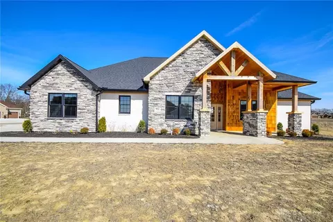 952 Stony Brook Ln, Troy, OH 45373