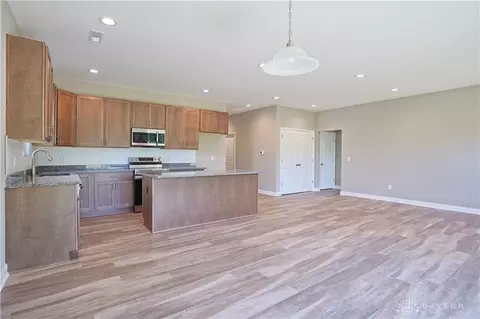 289 Hampton Trl, Springfield, OH 45502 photo 7