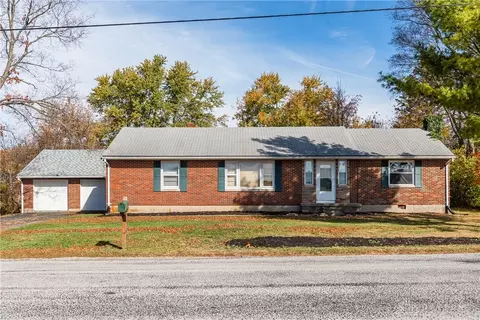 3756 E Pitchin Rd, Springfield, OH 45502 photo 2