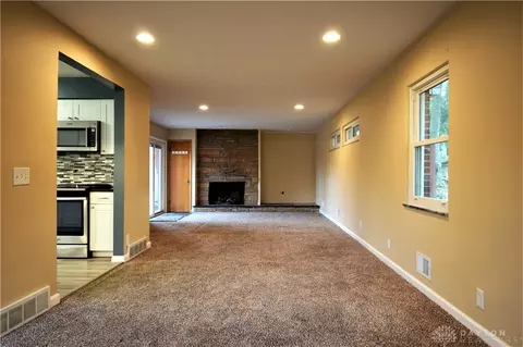 2140 Saint Paris Pike, Springfield, OH 45504 photo 7