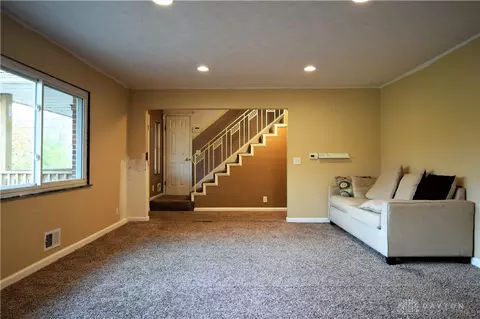 2140 Saint Paris Pike, Springfield, OH 45504 photo 6