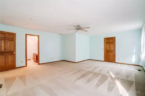 3830 Malaga Cir, Springfield, OH 45502 photo 12