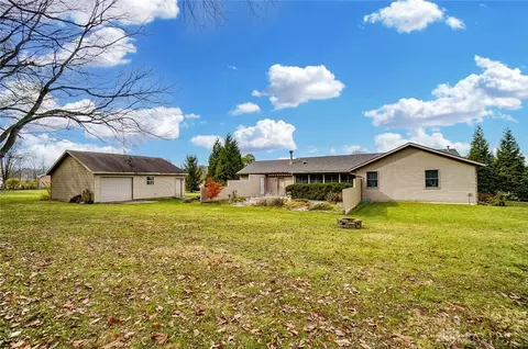 3830 Malaga Cir, Springfield, OH 45502 photo 27