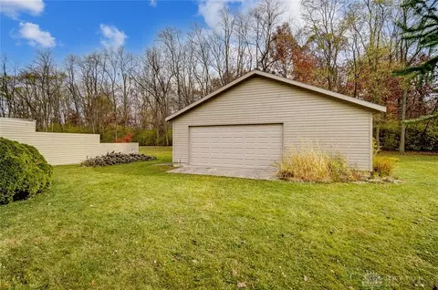 3830 Malaga Cir, Springfield, OH 45502 photo 23