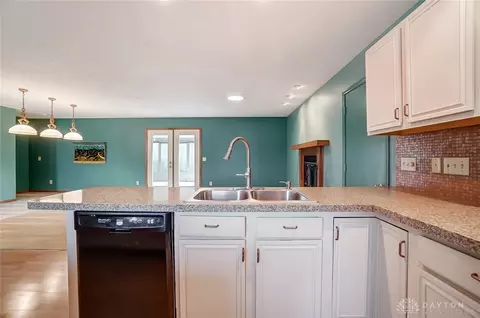 3830 Malaga Cir, Springfield, OH 45502 photo 10
