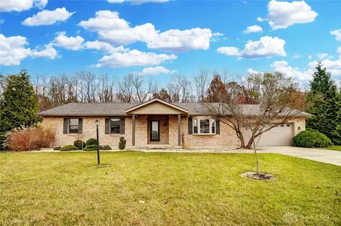 3830 Malaga Cir, Springfield, OH 45502 photo 1