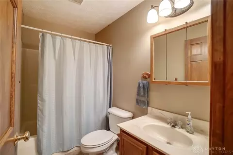 3830 Malaga Cir, Springfield, OH 45502 photo 14