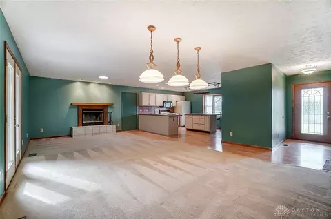 3830 Malaga Cir, Springfield, OH 45502 photo 4