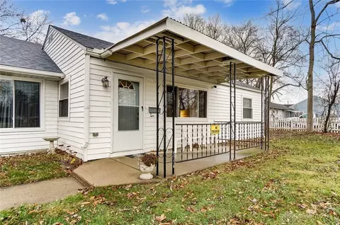 1917 S Belmont Ave, Springfield, OH 45505 photo 4