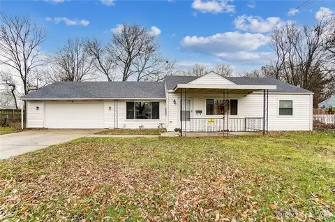 1917 S Belmont Ave, Springfield, OH 45505 photo 2