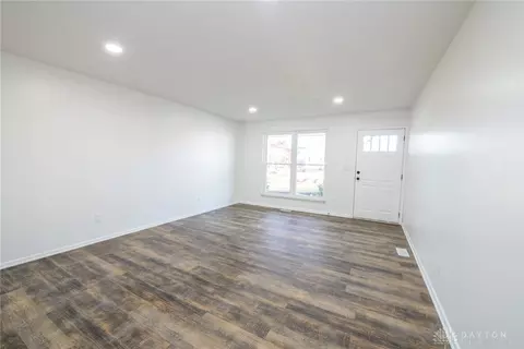 70 Walnut Pl, Springboro, OH 45066 photo 3