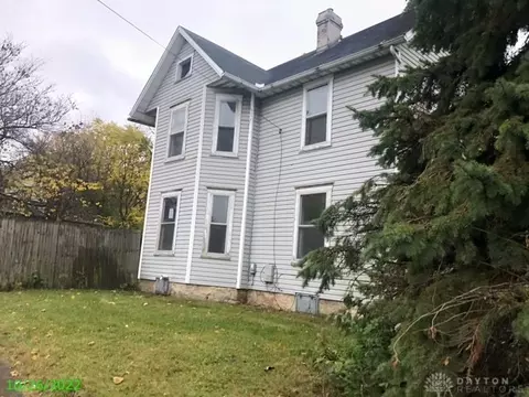130 N Greenmount Ave, Springfield, OH 45503 photo 2