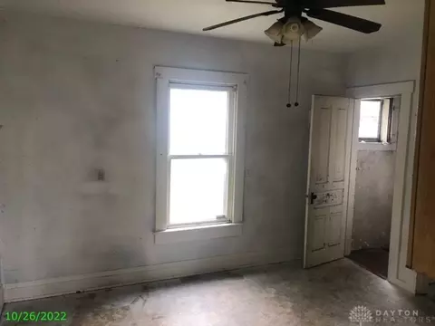 130 N Greenmount Ave, Springfield, OH 45503 photo 8