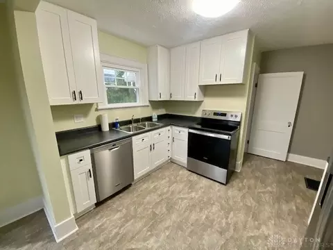 1938 Maiden Ln, Springfield, OH 45504 photo 7