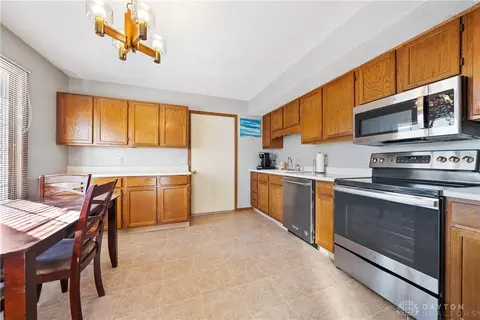 2913 Avery Cir, Springfield, OH 45503 photo 6