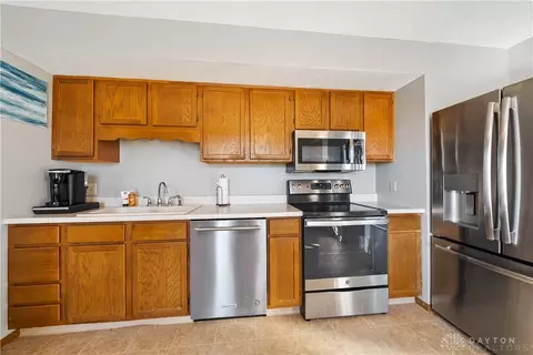 2913 Avery Cir, Springfield, OH 45503 photo 8