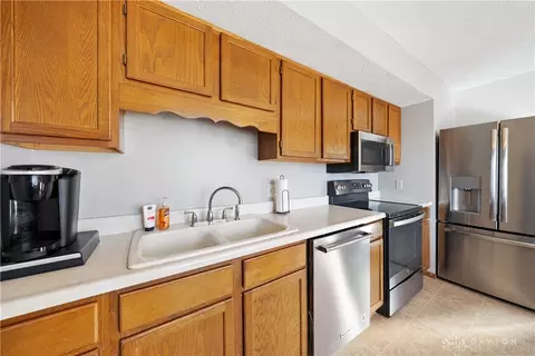 2913 Avery Cir, Springfield, OH 45503 photo 7