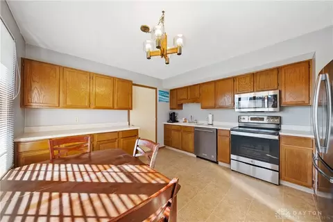 2913 Avery Cir, Springfield, OH 45503 photo 10