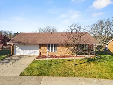 2913 Avery Cir, Springfield, OH 45503 photo 1