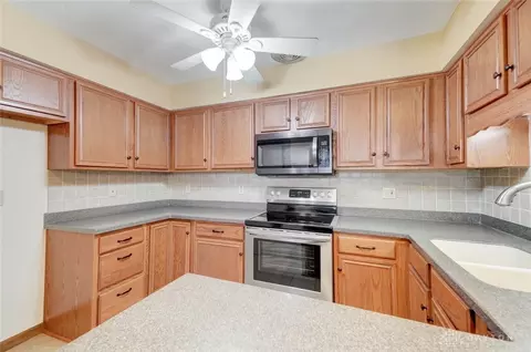 834 Foley Cir, Springfield, OH 45503 photo 17