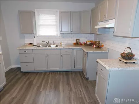 1417 S Center Blvd, Springfield, OH 45506 photo 13