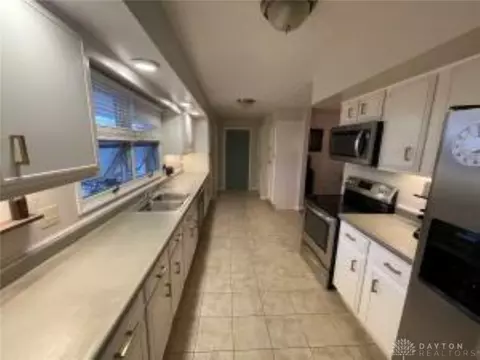 550 Tuttle Rd, Springfield, OH 45503 photo 2