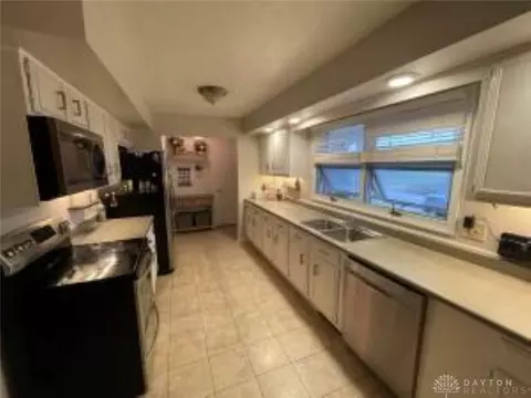 550 Tuttle Rd, Springfield, OH 45503 photo 5