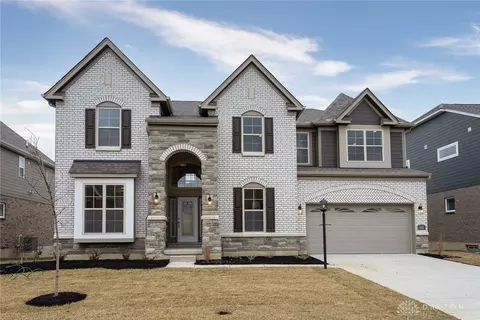 697 Dewmar Dr #27, Beavercreek, OH 45434