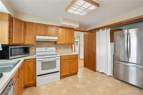 134 Virginia Ave, Washington Township, OH 45458 photo 9