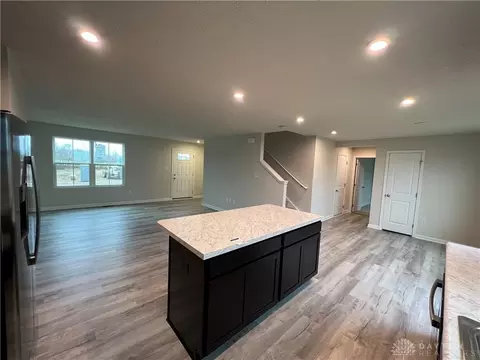 188 Chesapeake Cir, Springfield, OH 45505 photo 3