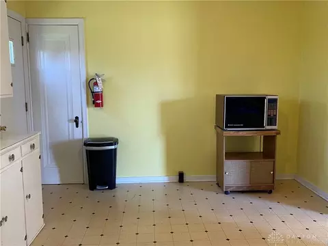 2035 S Limestone St, Springfield, OH 45505 photo 11