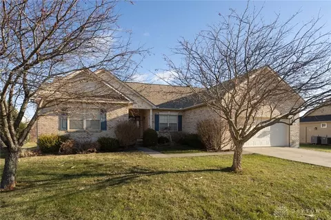 130 Springhouse Dr, Union, OH 45322