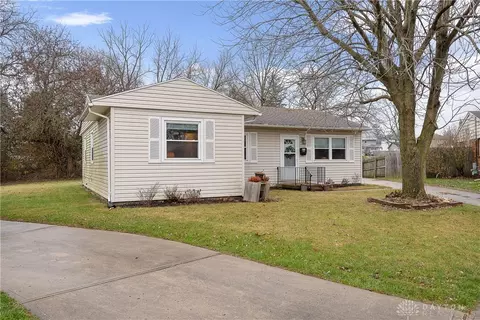 2086 Prospect Cir, Springfield, OH 45503 photo 2