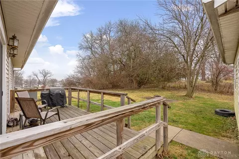 2086 Prospect Cir, Springfield, OH 45503 photo 5