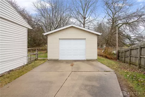 2086 Prospect Cir, Springfield, OH 45503 photo 4