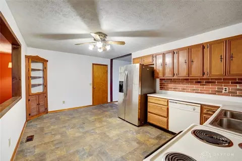 5966 Willowdale Rd, Springfield, OH 45502 photo 9