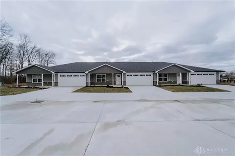 4530 W Ridgewood Rd, Springfield, OH 45503