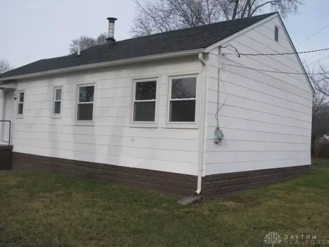 1632 Cypress St, Springfield, OH 45505 photo 4