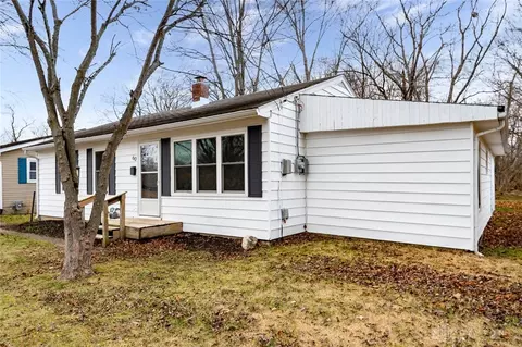 60 Locust Dr, Springboro, OH 45066 photo 3
