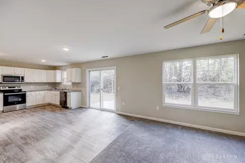 Living - 701 Diamond Loop, Middletown, OH 45044 photo 3 of 3
