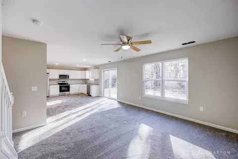 Living - 701 Diamond Loop, Middletown, OH 45044 photo 2 of 3