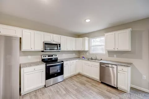 Kitchen - 701 Diamond Loop, Middletown, OH 45044 photo 1 of 3