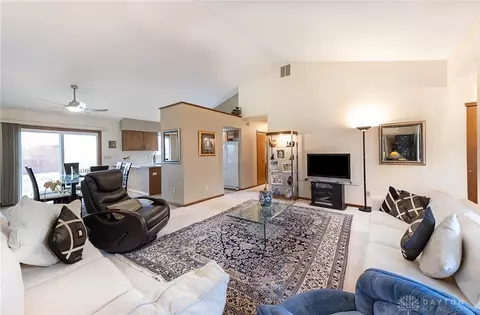 1197 Old Farm Ln, Springfield, OH 45503 photo 6