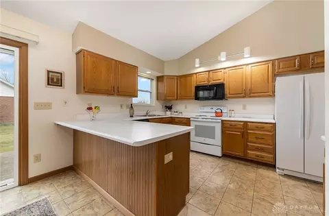 1197 Old Farm Ln, Springfield, OH 45503 photo 9