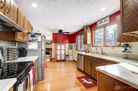 637 Aberfelda Dr, Springfield, OH 45504 photo 9