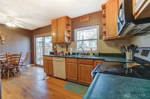 2907 White Oak Dr, Dayton, OH 45420 photo 16